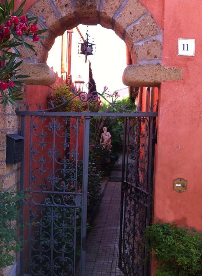 Appartamento Casa Oasi Centro Storico Tuscania Esterno foto